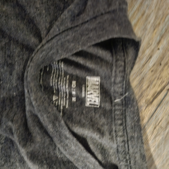 Captain America Shield tee - Picture 2 of 2